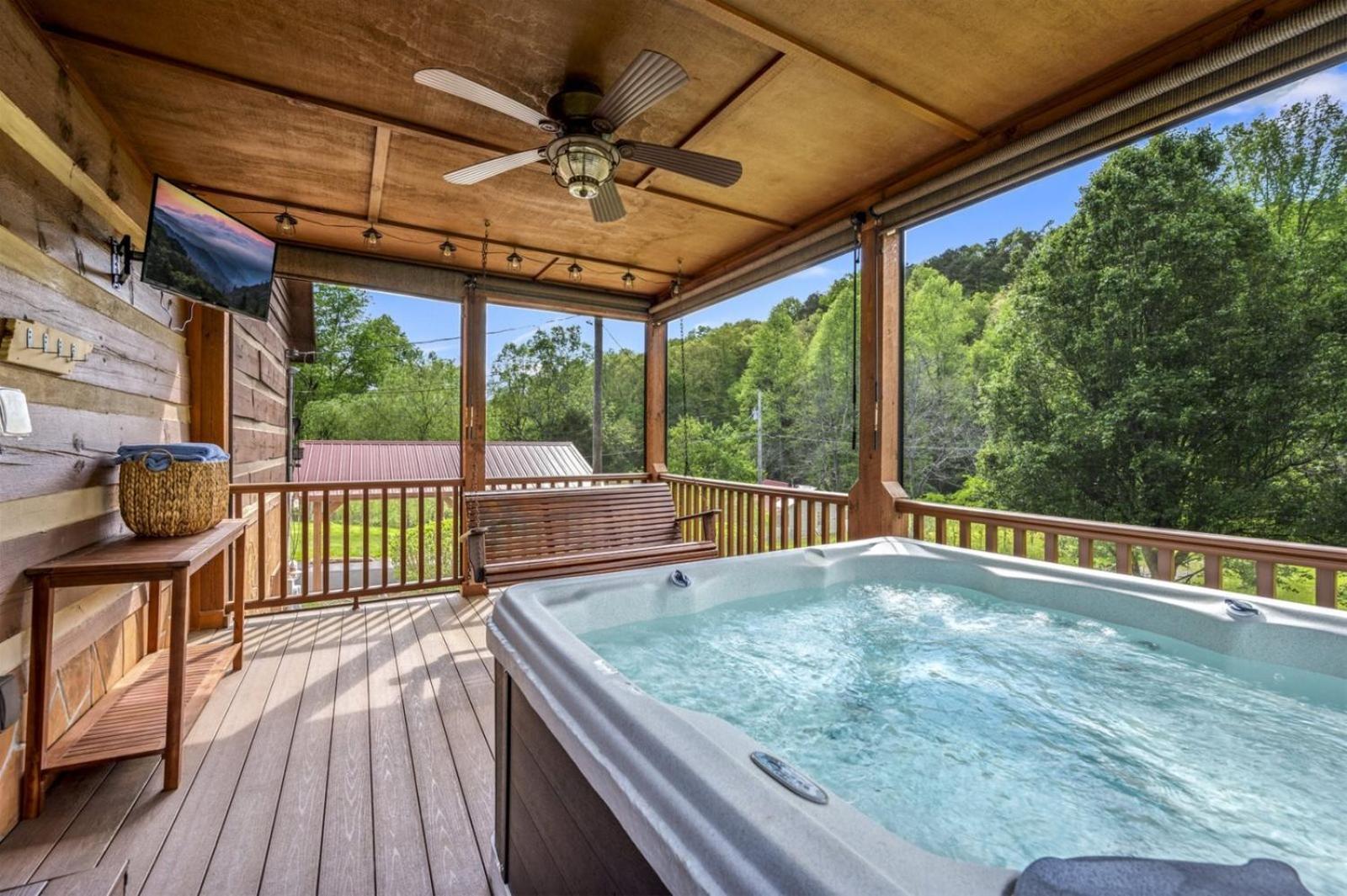 Near Blackberry Farm-Smoky Mtn Nat Park-Hot Tub- Fire Pit-Pet Friendly Villa Walland Eksteriør billede